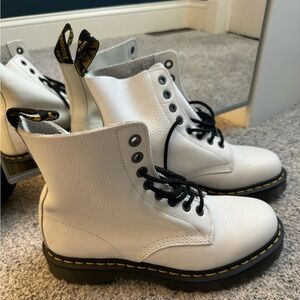Doc Martens white US mens 10 /US womens 11 /EU 43/UK 9 brand new!
